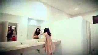 Live Horror In Washroom Don\' Scare