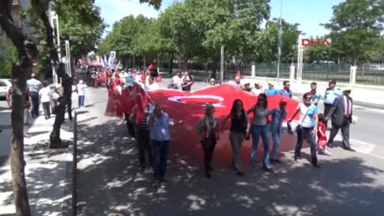 Manisa'da CHP'den Alternatif Kutlama