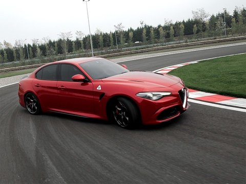 Alfa Romeo Giulia Quadrifoglio Verde : 1er contact en vidéo