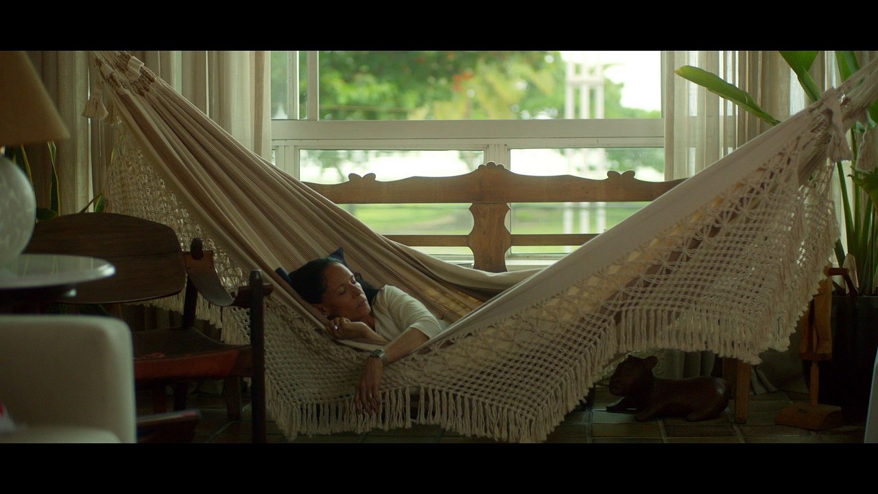 Aquarius (2016) - Extrait (French Subs)