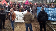 Poitiers : les manifestants envahissent les voies à la gare