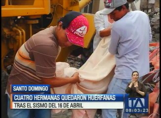 Download Video: Cuatro hermanas quedaron huérfanas tras el terremoto del 16 abril