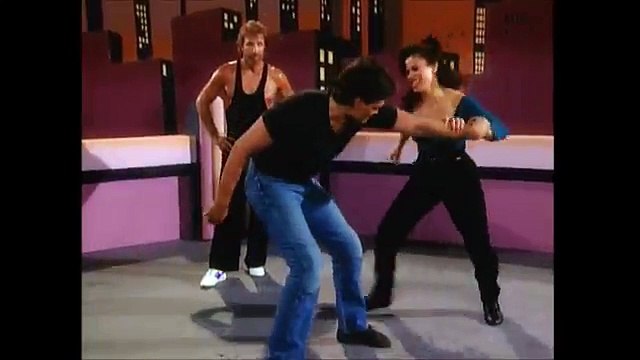 Chuck Norris teach self defence!!
