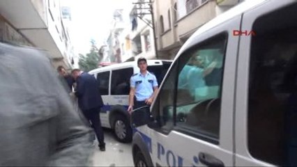 Gaziantep Polisi Görünce Kaçan Şüphelilerde Bombası ve Tüfek Ele Geçti