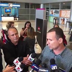 José Daniel Ferrer Garcia dirigente de la unpacu habla a la prensa en el Aeropuerto Internacional de Miami.