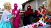 アイスクリームのスペル対スパイダーマン＆冷凍エルザ！ W_ピンクスパイダーガール、ジョーカー、巨大なキャンディ＆エルザは誘拐します