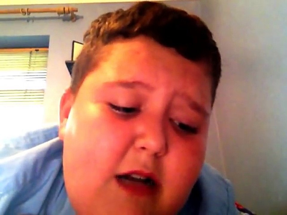 Funny kid singing this girl is on fire (ultimate fail!!) try not to laugh!!!