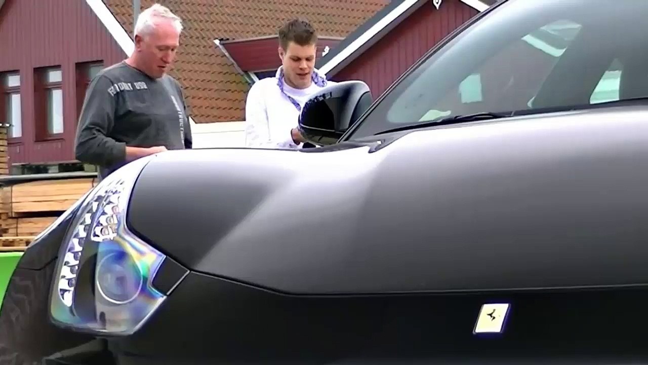 2X Ferrari FF Start up & Acceleration