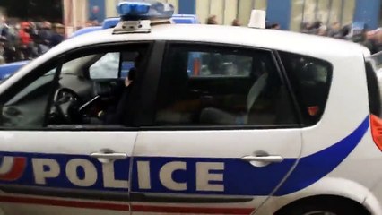 Voiture de police bruler