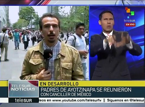 México: padres de los 43 exigen renuncia de Tomás Zerón