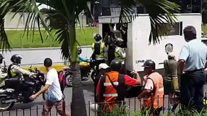 La PNB custodió a presuntos colectivos durante marcha opositora