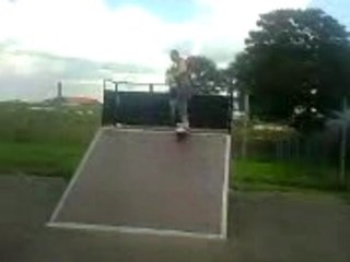 moi sur le boost le deuxiéme jour de skate