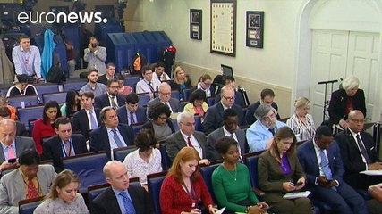 Flugzeugsuche: USA und Großbritannien bieten Hilfe an