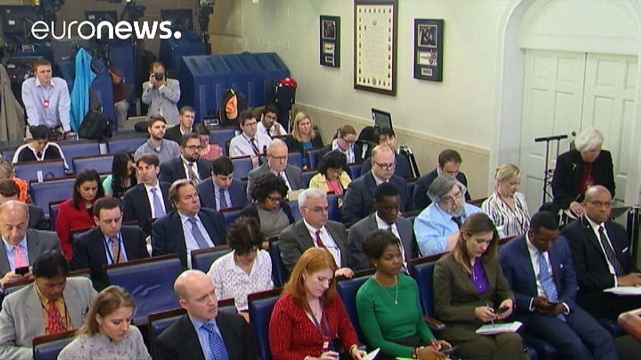 Flugzeugsuche: USA und Großbritannien bieten Hilfe an