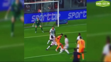 Nhưng tình huống cười ra nước mắt trong bóng đá P6