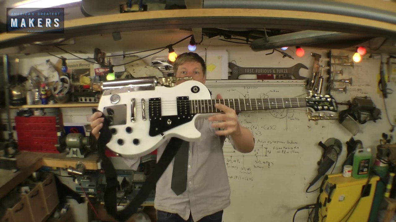 Comment faire une Guitare avec un lance-flammes sur le manche ?