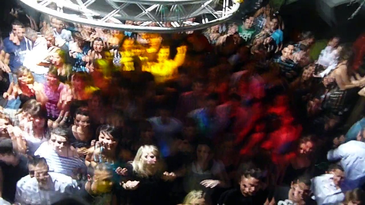 Moulin du chant Tout le monde suit la choregraphie