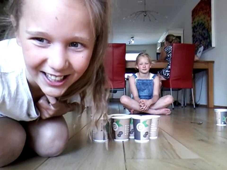 Beer pong challenge met Meike!