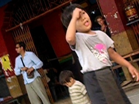 enfants tibetains au tibetan refugee camp