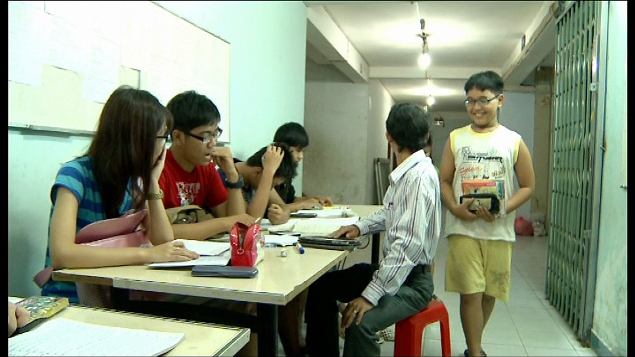 Có một thầy giáo tận tâm ở khu chung cư