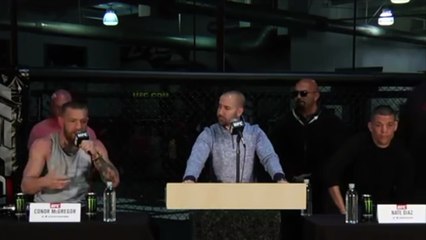 Conor Mcgregor vs Nate Diaz - He Makes Gun Signs With The Right Hand - UFC 196
