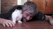 Quante tempo passate a giocare con il vostro cane? Guardate questo video davvero divertente!