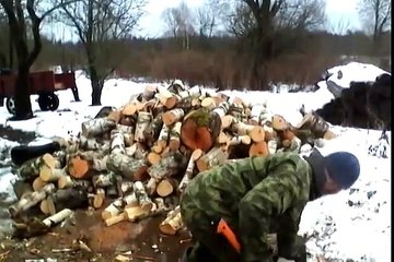 Быстрая колка дров с помощью покрышек смотреть всем