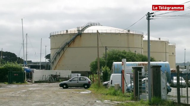 Brest. Des dizaines de camions citernes font le plein
