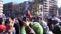 خالد احمد وساره اسامه ( ميدان التحرير ) الجمعه 27 يناير2012