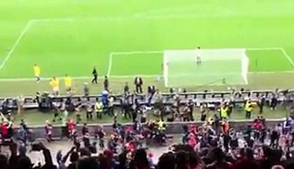 Fight between Liverpool and Sevilla fans before Europa League Final!!! (1)