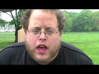 Guy Gives Hilarious Knife Tutorial