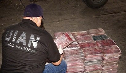 Un camión que llevaba droga en doble fondo del cajón de mamadera fue capturado