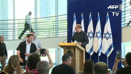 وزير الدفاع الاسرائيلي يستقيل وسط خلاف مع نتانياهو