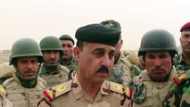 Iraqi general visits the frontline near Mosul
