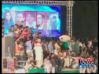 Imran Khan shows the video of Sharif family over Panama Leaks