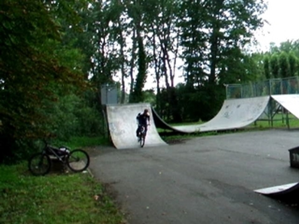 transfert recep - eject plus no foot one hand seat grab