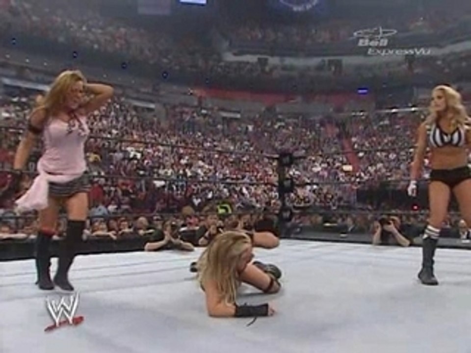 wwe divas - 2006 royal rumble mickie james vs ashley