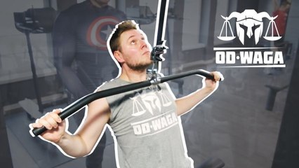 Jak poprawnie wykonać ściąganie drążka wyciągu górnego do klatki