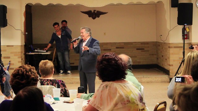 Ronnie Dove sings 'Right Or Wrong' American legion May 2016