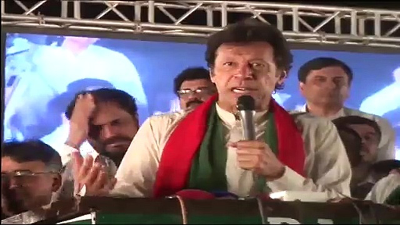 Assad Umer Reaction When Imran Khan Slaps His Own Worker