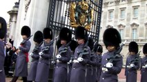 2011/01/24 Changing the Guards at Buckingham Palace, London England