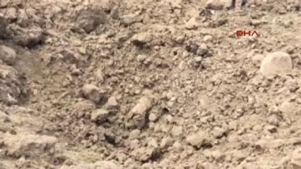 Diyarbakır'da PKK'nın Bomba Yüklü Traktörü Ele Geçti, Çatışmada 1 Terörist Öldü