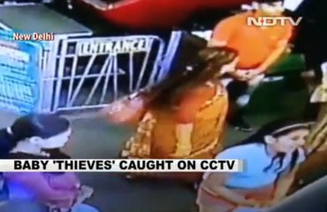Caught On Camera- Two Transgenders Kidnap Baby In West Delhi Mall