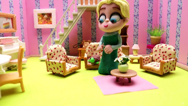 Magic Girlfriend Potion Transforms Superheroes Batman + Superman _ Frozen Elsa Edss