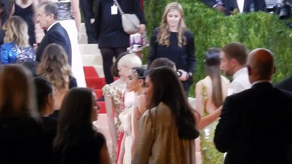 Robert Pattinson and FKA Twigs #2 MetGala  02.05.2016