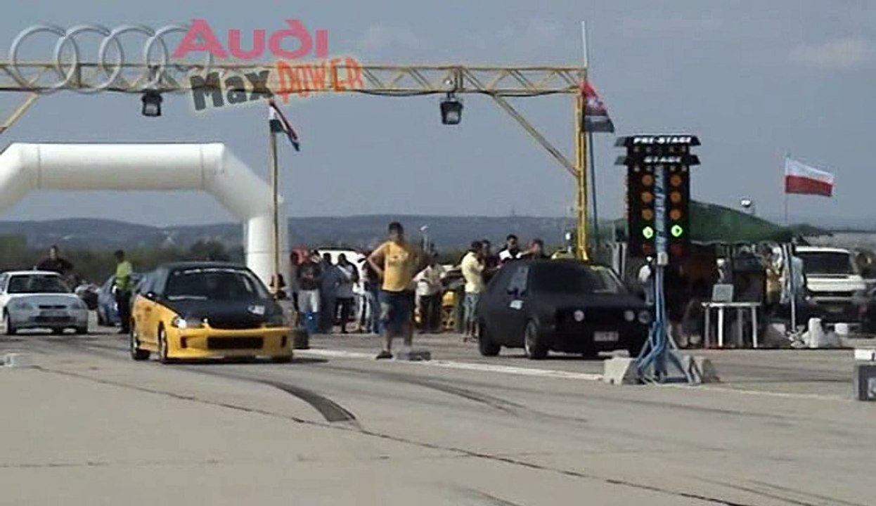 Honda Civic VTI Turbo Vs. VW Golf II MattBlack Turbo