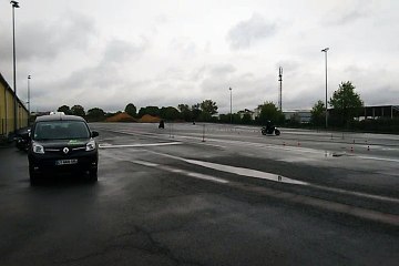 Le grand Duc, première leçon moto