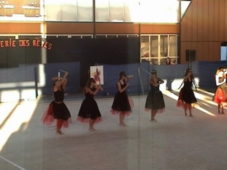 GRS › Mouvement de Gala › Moulin Rouge