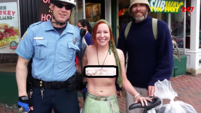 Ngực trần nóng bỏng- Gái xinh 9X đòi quyền thả rông vòng 1 mọi lúc mọi nơi tại Mỹ