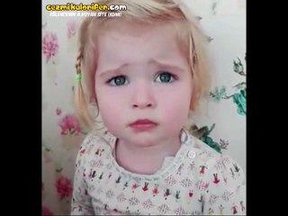 Kelebekten Korkan Dünya Tatlısı Kız